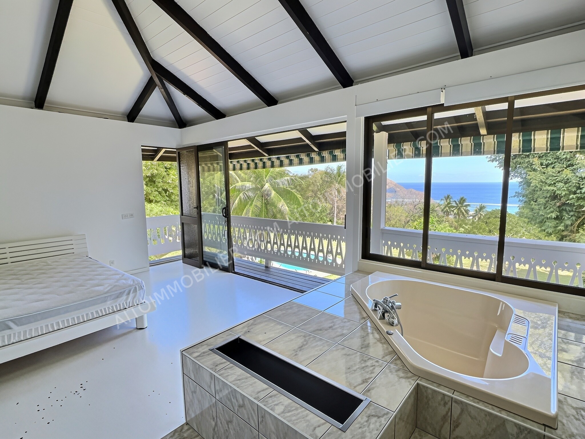 A LOUER MAISON SUR PUNAAUIA AVEC PISCINE ET BUNGALOW INDEPENDANT 3