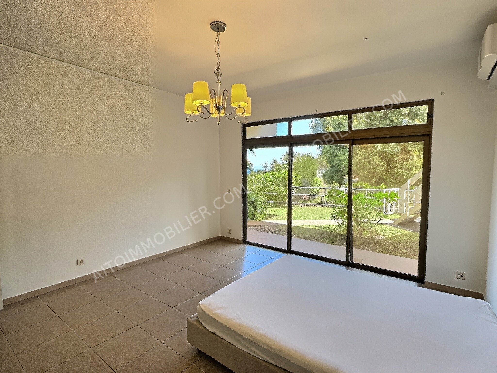 A LOUER MAISON SUR PUNAAUIA AVEC PISCINE ET BUNGALOW INDEPENDANT 4