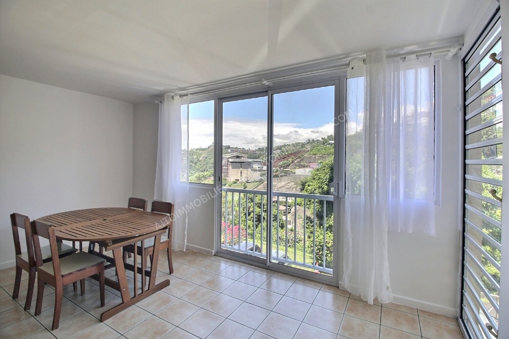 A LOUER APPARTEMENT F3 PAPEETE ORAVA
