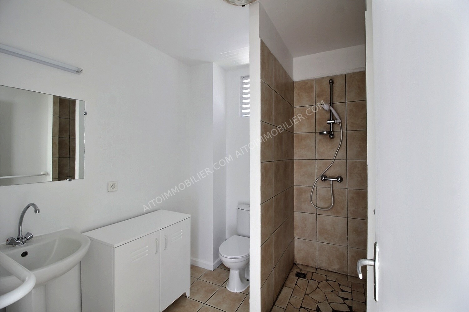 A LOUER APPARTEMENT F3 PAPEETE ORAVA 6