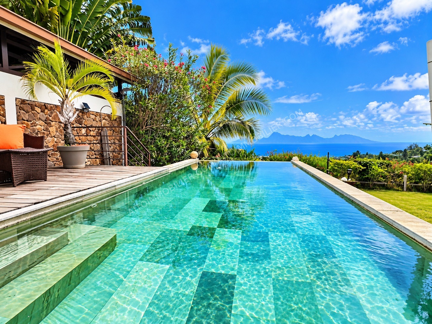 Maison d'architecte de plain-pied vue sur Moorea