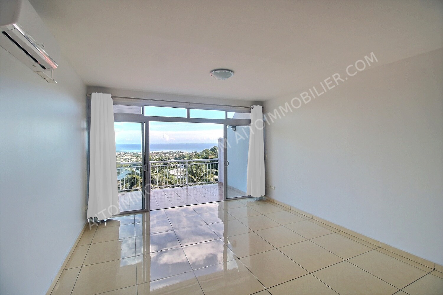 LOCATION PIRAE APPARTEMENT F2 5