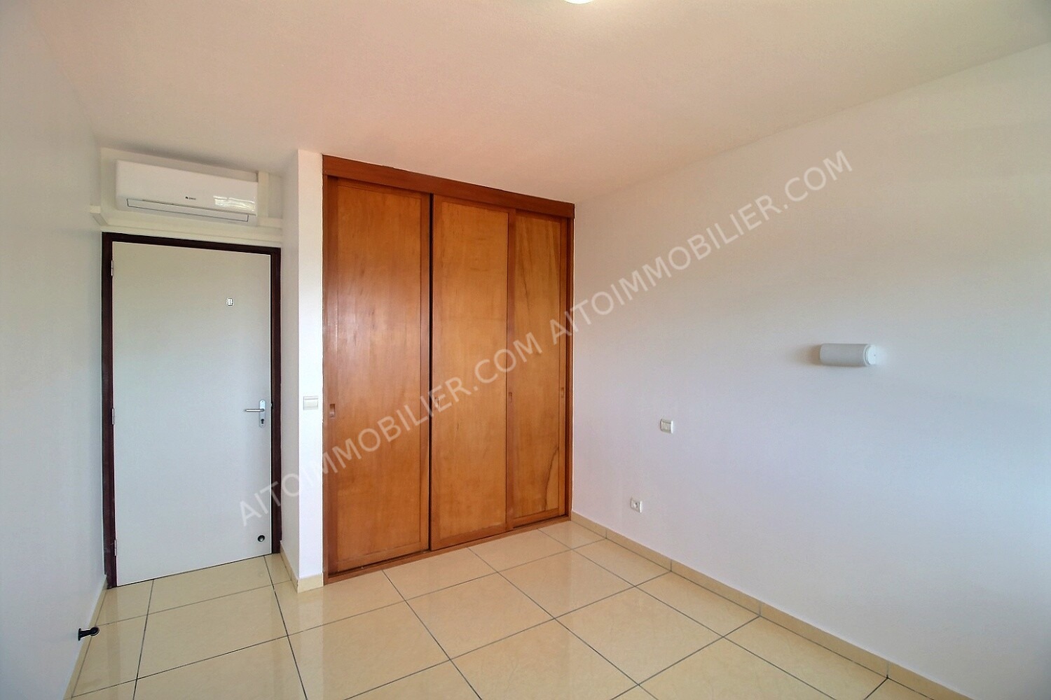 LOCATION PIRAE APPARTEMENT F2 3