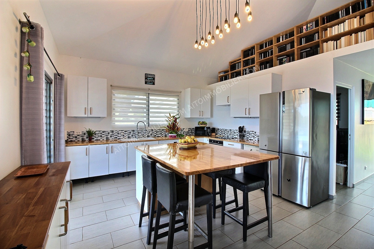 MAISON SUR PAMATAI HILLS 2