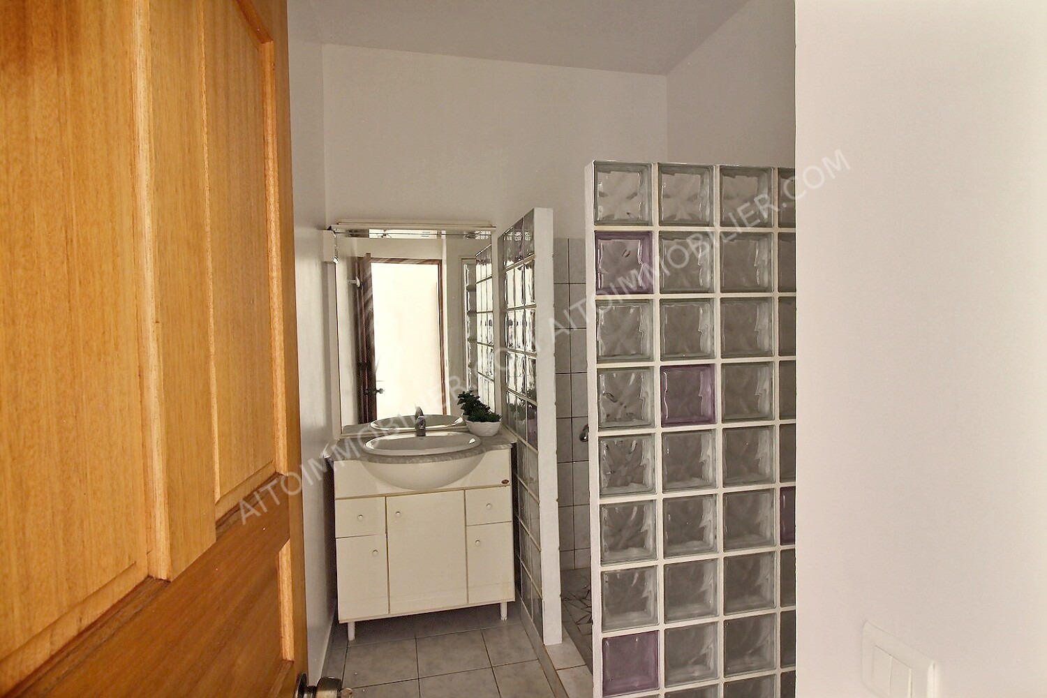 A LOUER APPARTEMENT F3 PIRAE 4