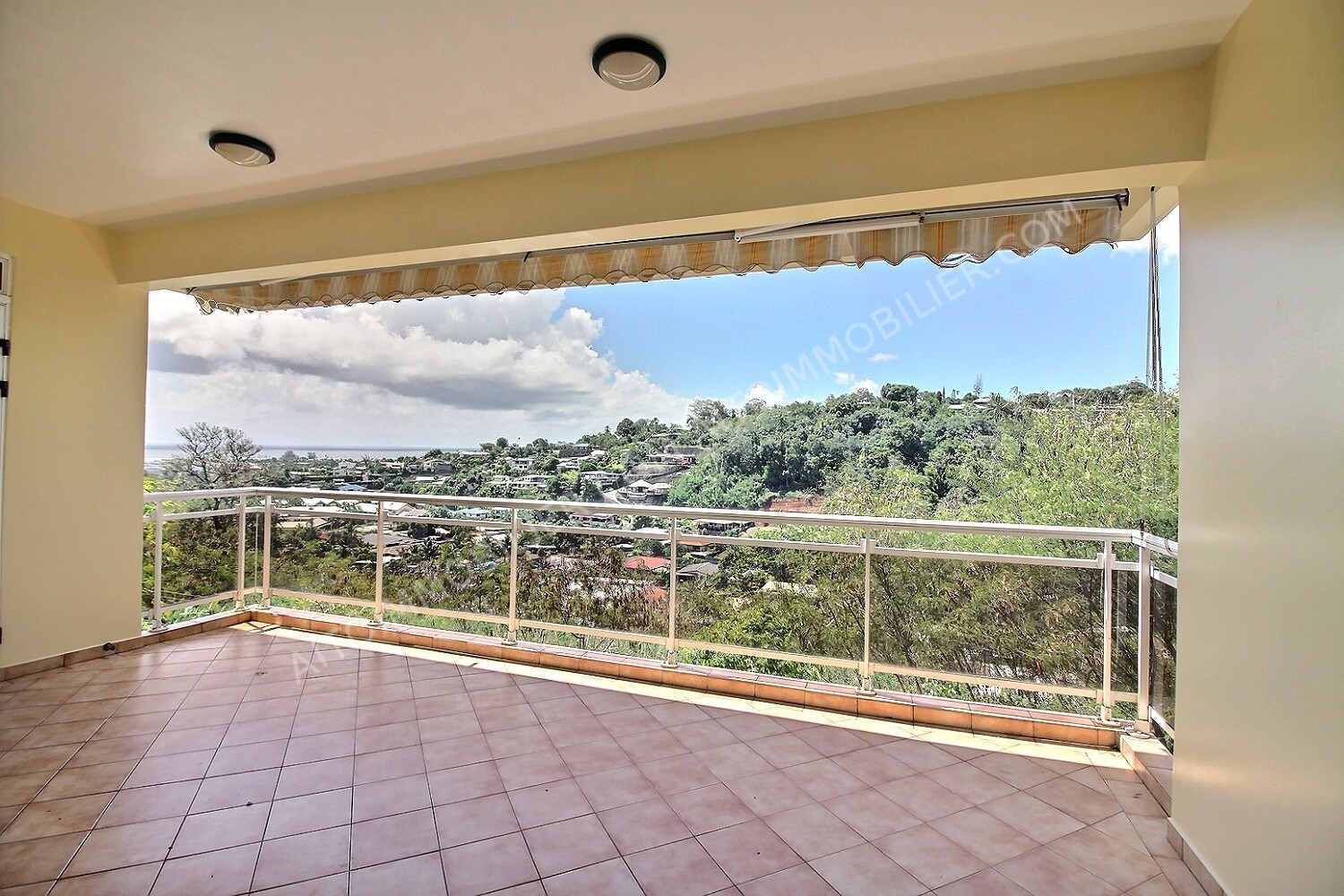 A LOUER APPARTEMENT F3 PIRAE 7
