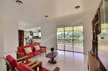 A LOUER APPARTEMENT F3 PIRAE