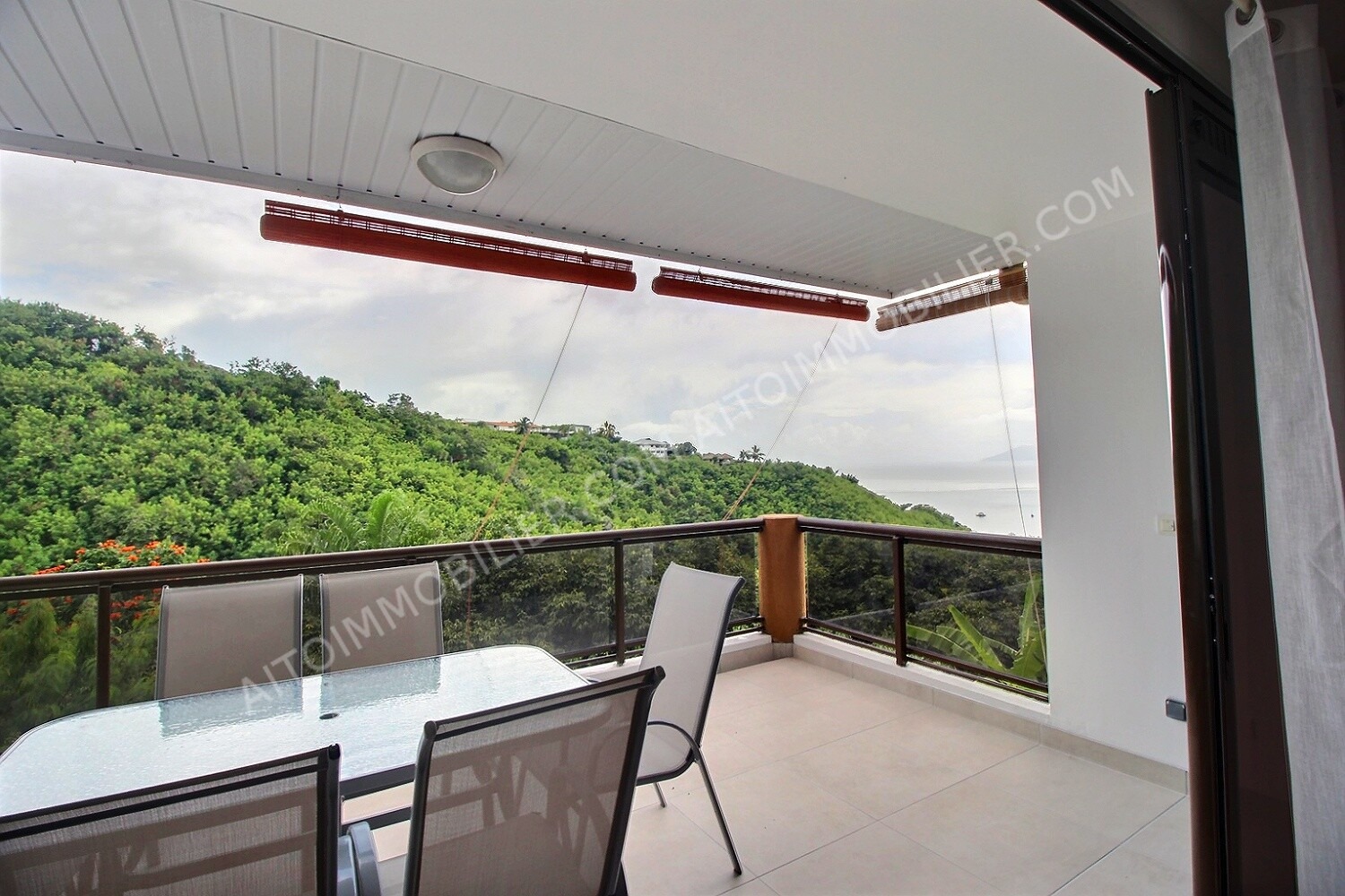 A LOUER GRAND APPARTEMENT F3 BIS PUNAAUIA 8