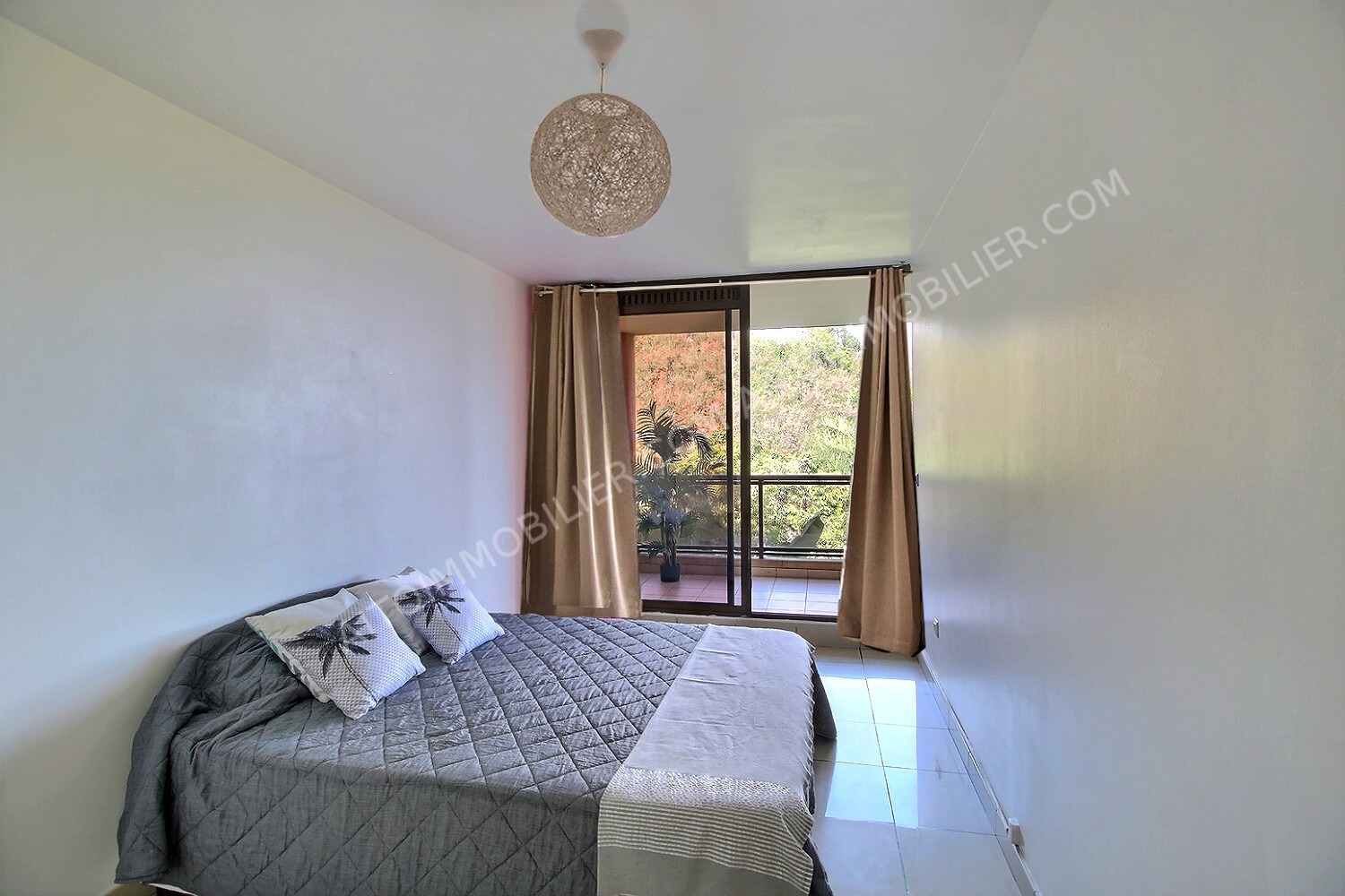 A LOUER GRAND APPARTEMENT F3 BIS PUNAAUIA 4