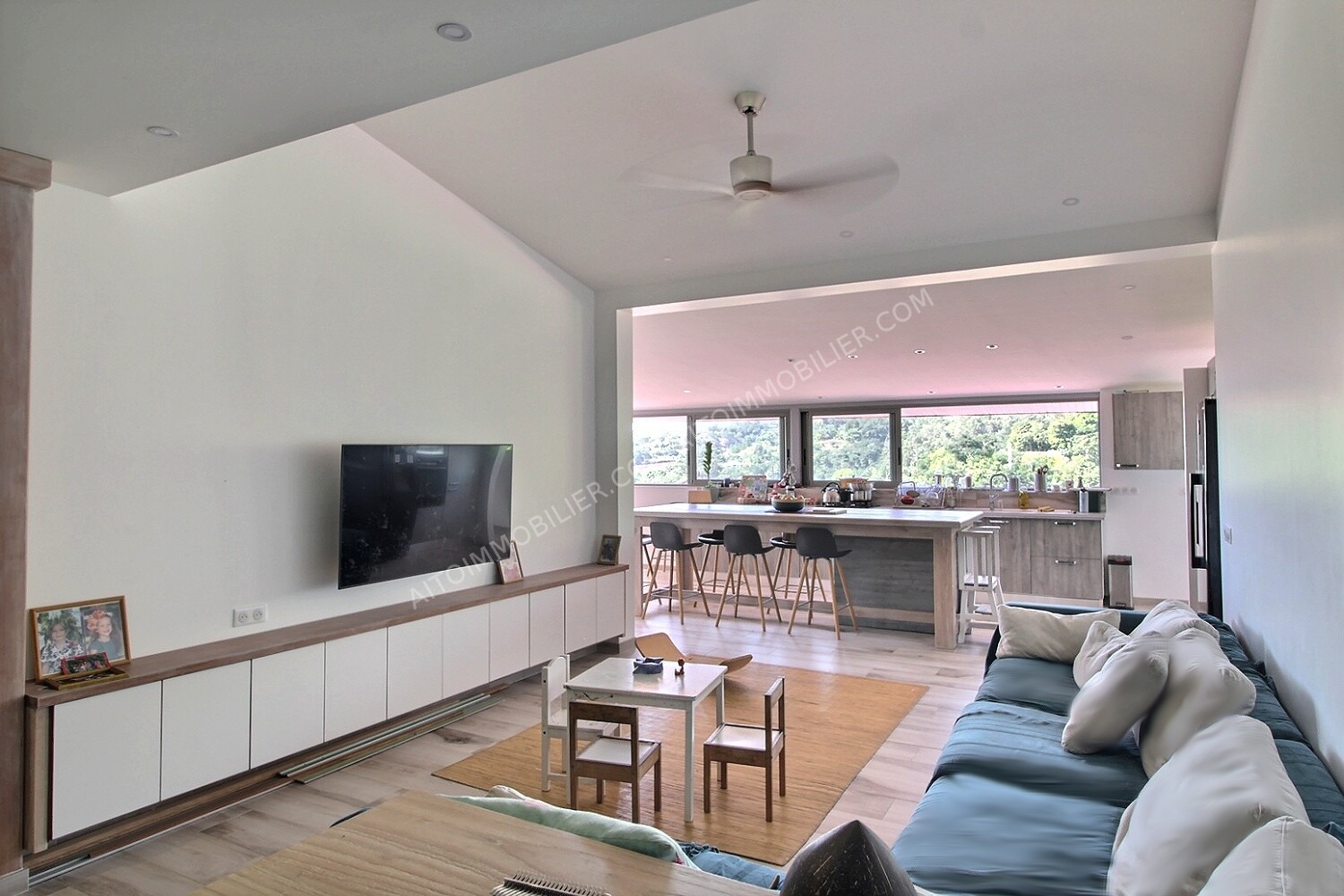 A LOUER APPARTEMENT F3 PAMATAI 4