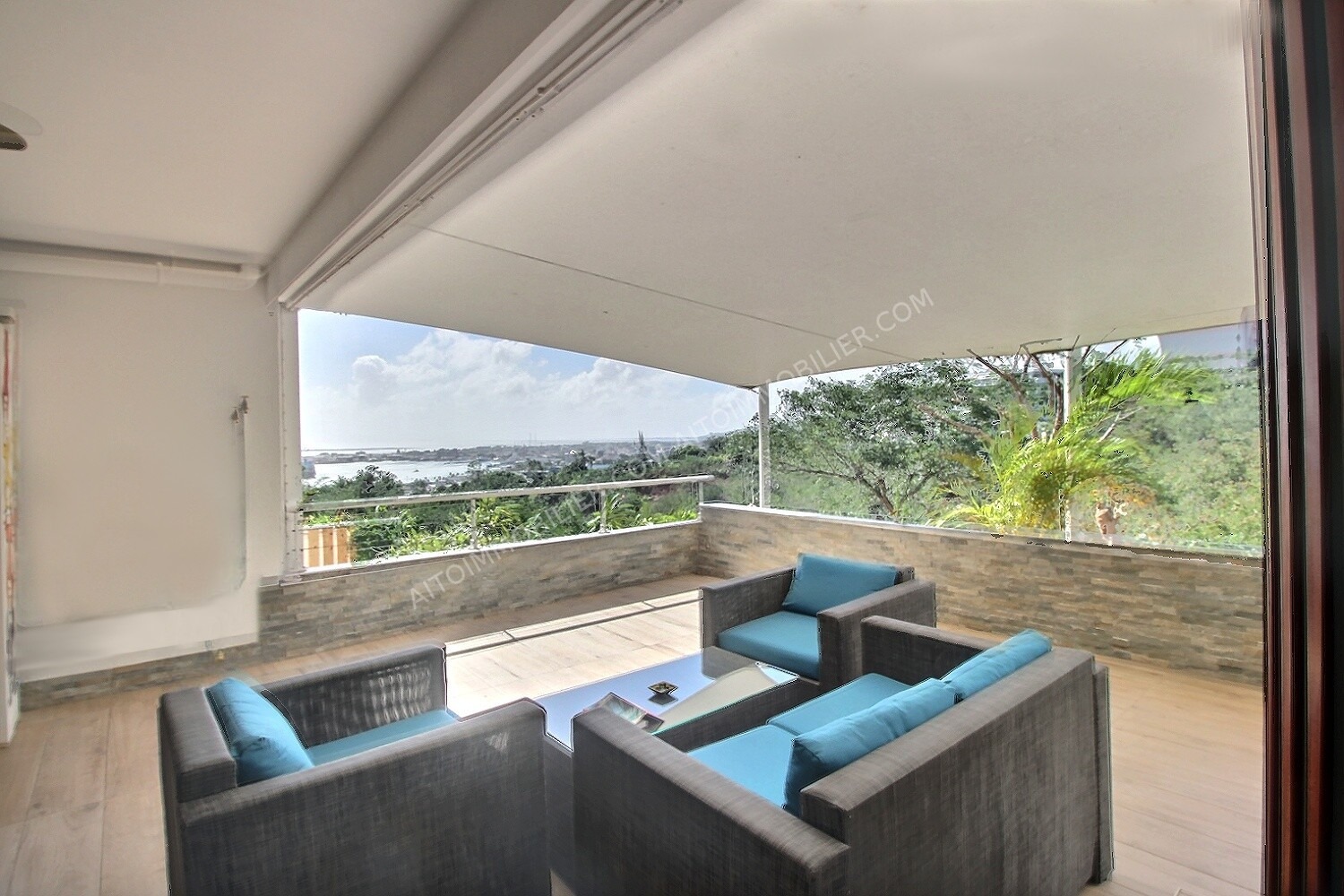 A LOUER APPARTEMENT F3 PAMATAI 8