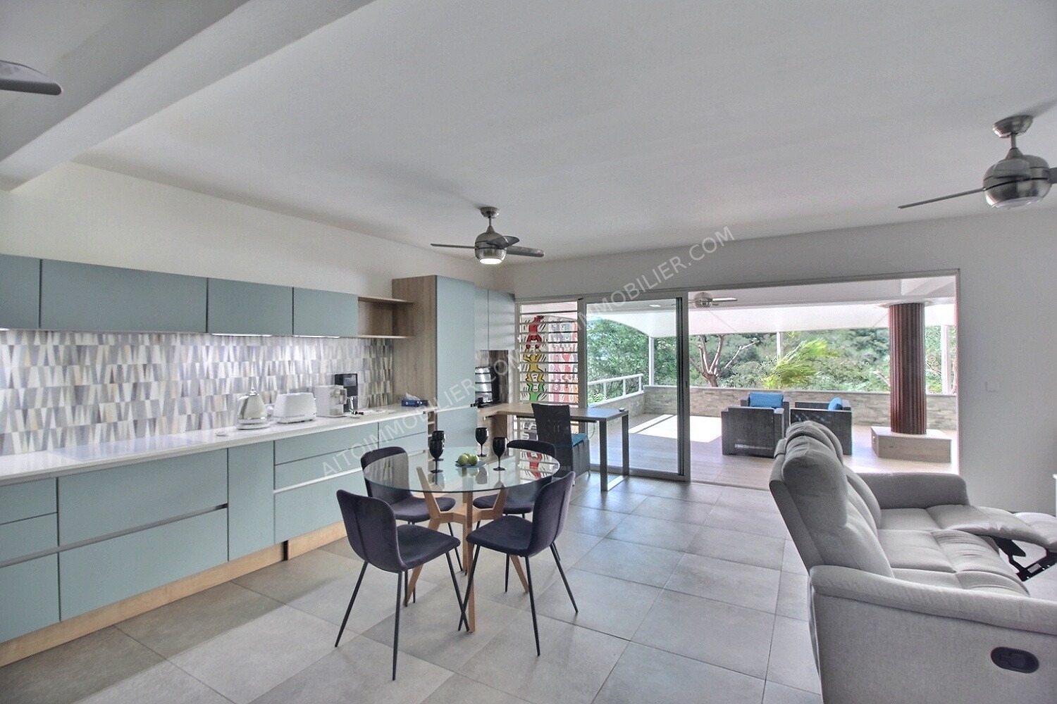 A LOUER APPARTEMENT F3 PAMATAI 3