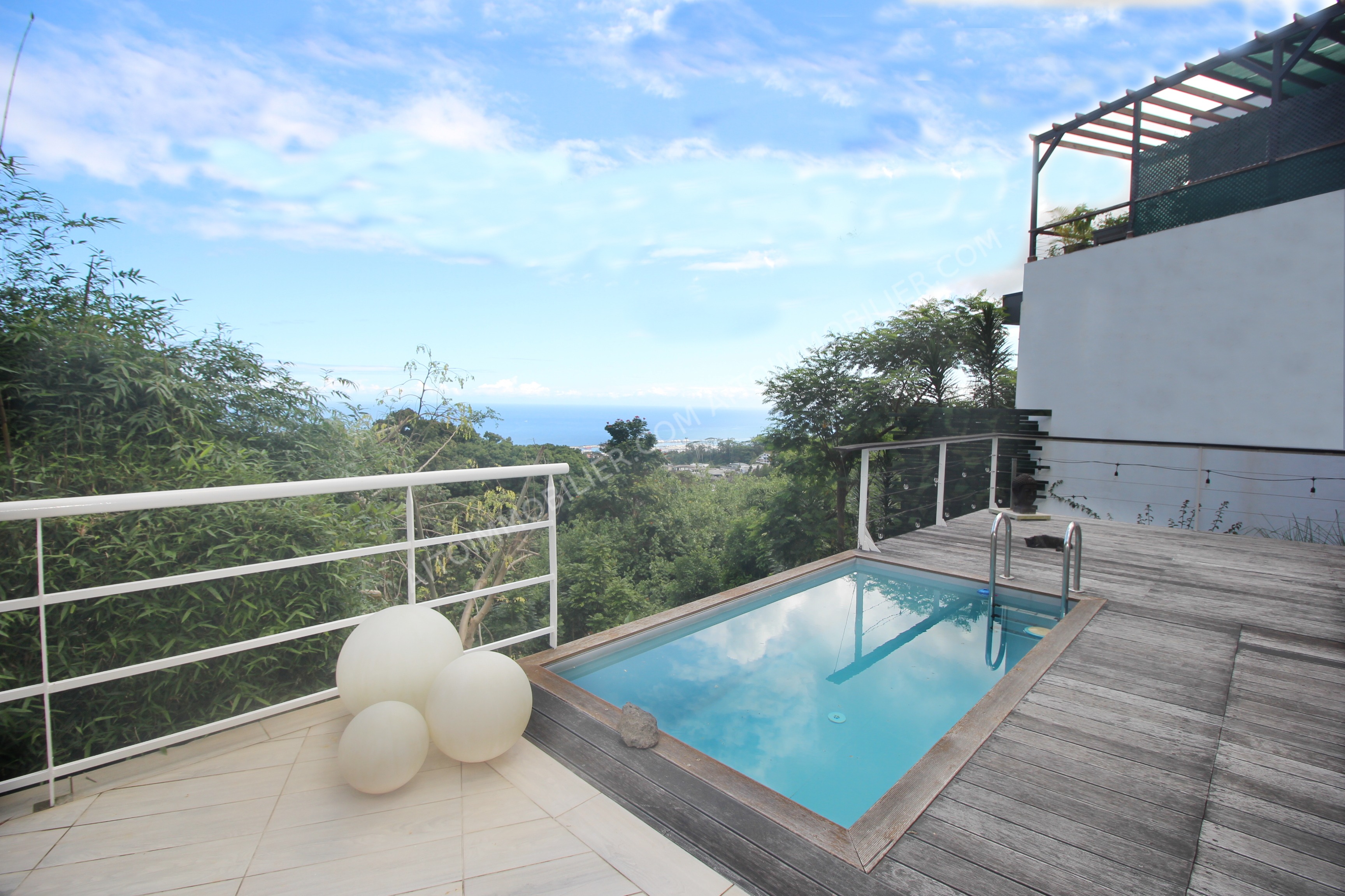 Faa'a - Maison F3 sur 3 niveaux - Pamatai Hills 11