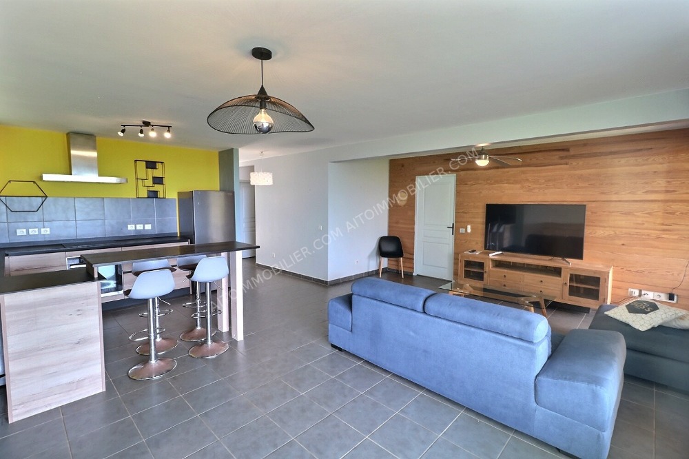 A LOUER APPARTEMENT F4 SUR FAAA