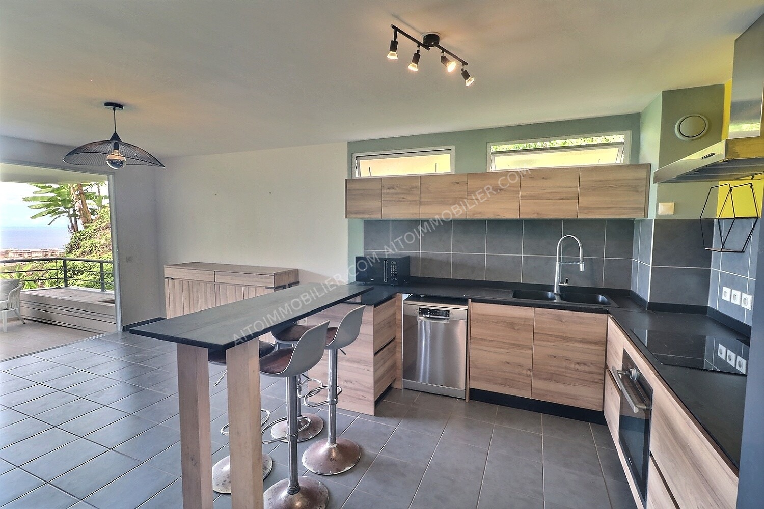 A LOUER APPARTEMENT F4 SUR FAAA 3