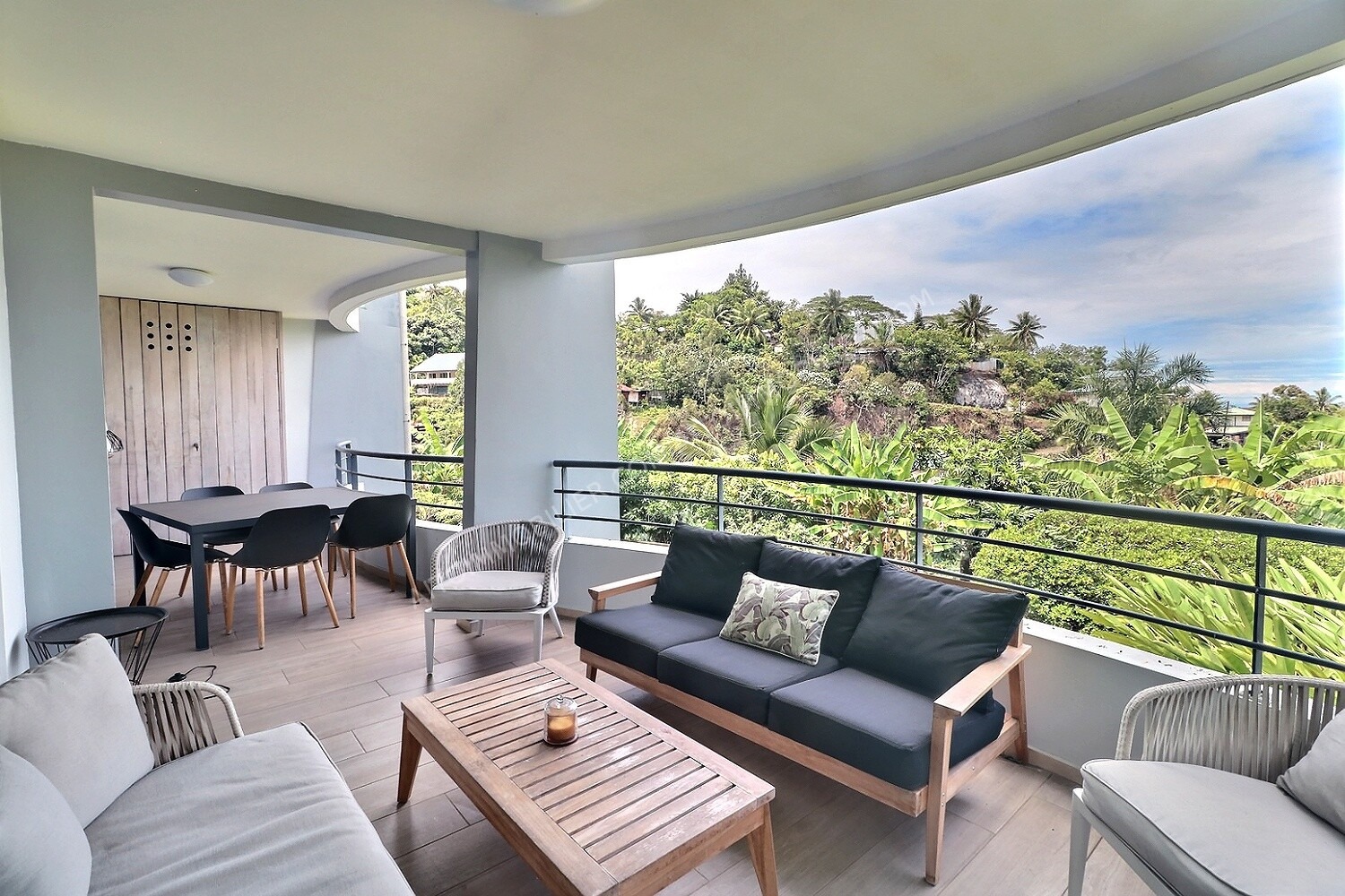 A LOUER APPARTEMENT F4 SUR FAAA 8