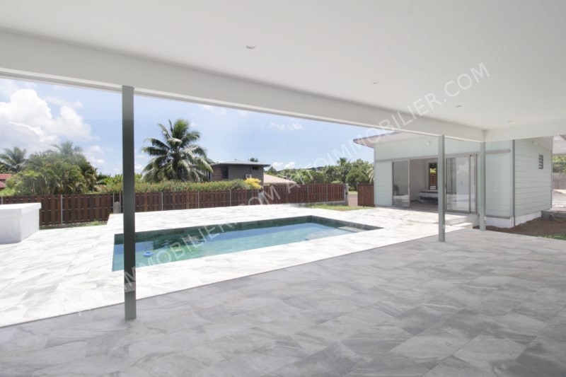 TOAHOTU - A LOUER MAISON NEUVE DE TYPE F3 + BUNGALOW 9