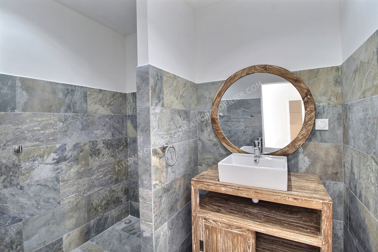 TOAHOTU - A LOUER MAISON NEUVE DE TYPE F3 + BUNGALOW 8