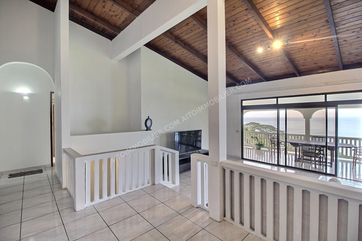 Loue maison sur 2 niveaux - PUNAAUIA 2