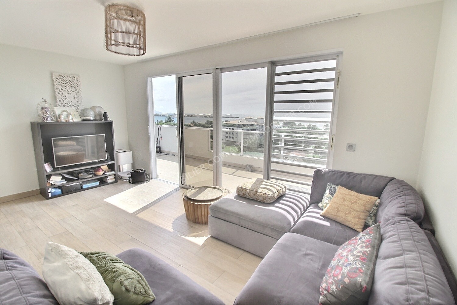 À LOUER PENTHOUSE DE TYPE F4 PAPEETE 1