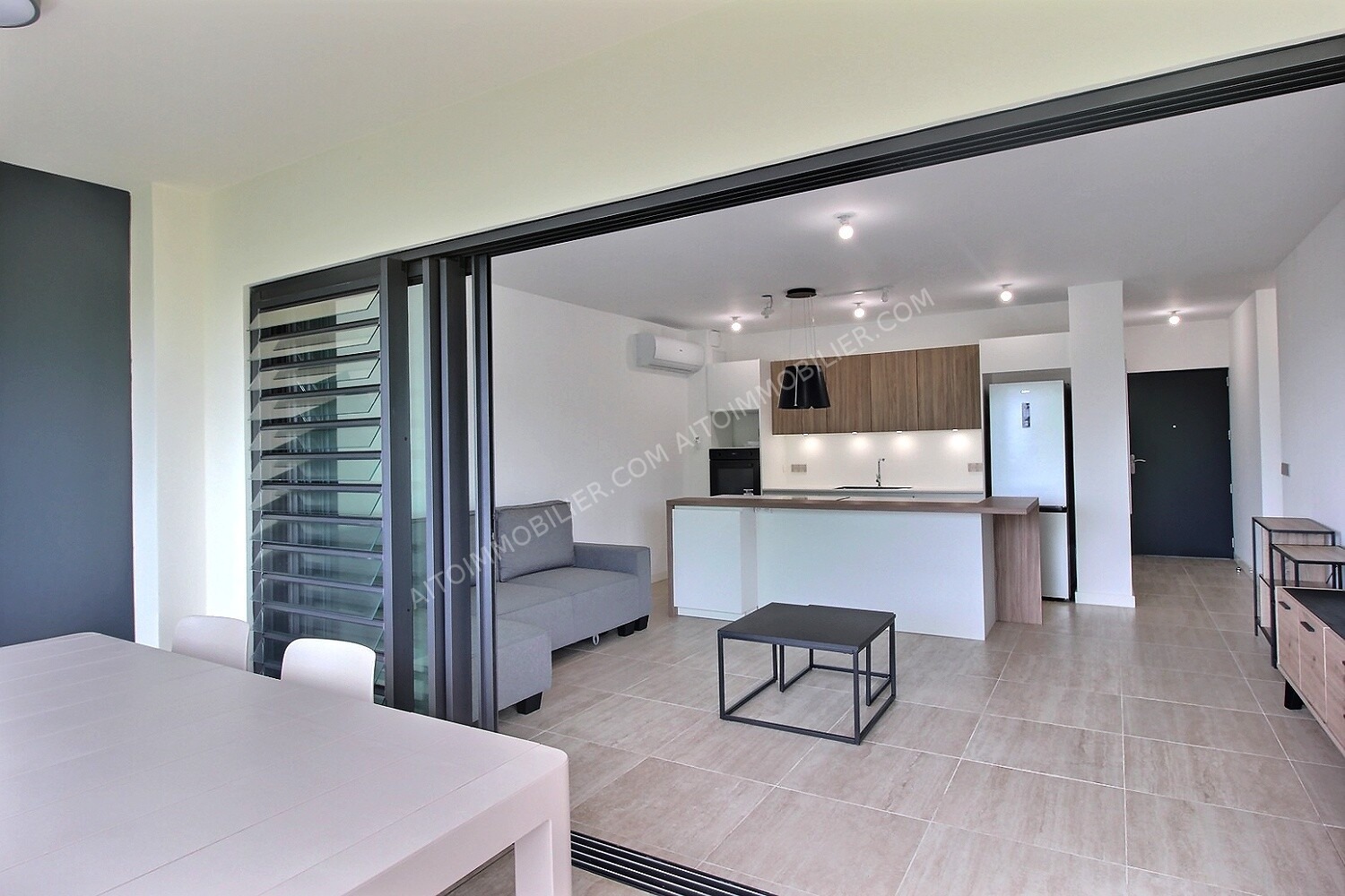 À LOUER APPARTEMENT F3 PUNAAUIA 2